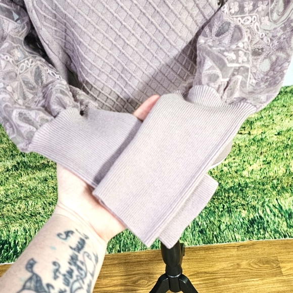 CALIGRAPHIE | BUTTER SOFT LACE PUFF SLEEVE KNIT SWEATER - Picture 13 of 16